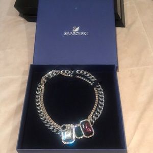 Gorgeous blinged short necklace